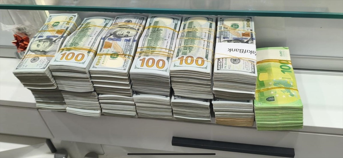 Mersin merkezli 9 ilde yasa dışı bahisten elde edilen suç gelirinin aklanmasına ilişkin...