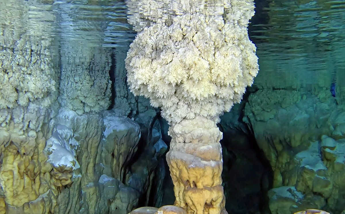 Mersin'de bir kirpiyi takip eden çobanın keşfetmesiyle turizme kazandırılan Gilindire...