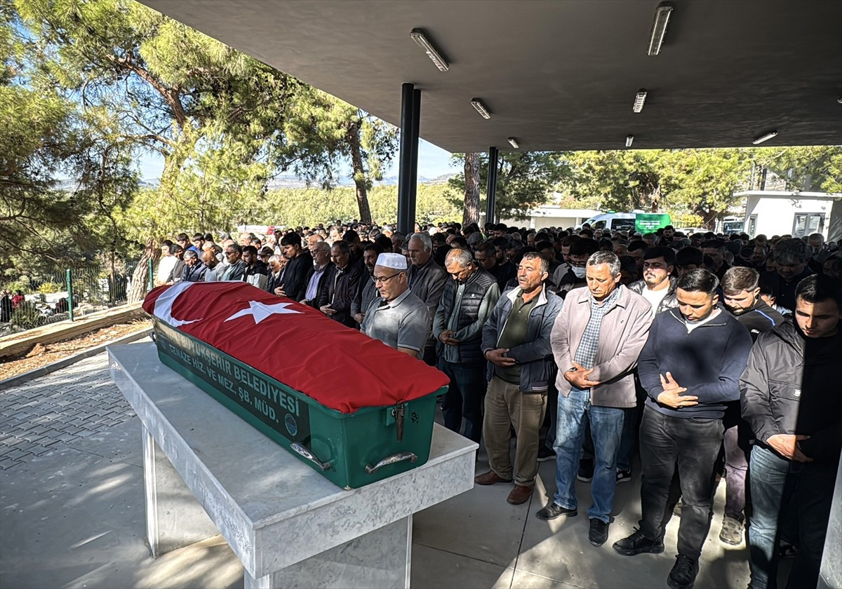 Mersin'de inşaattan düşmesi sonucu ağır yaralanan ve kaldırıldığı hastanede yaşamını yitiren...