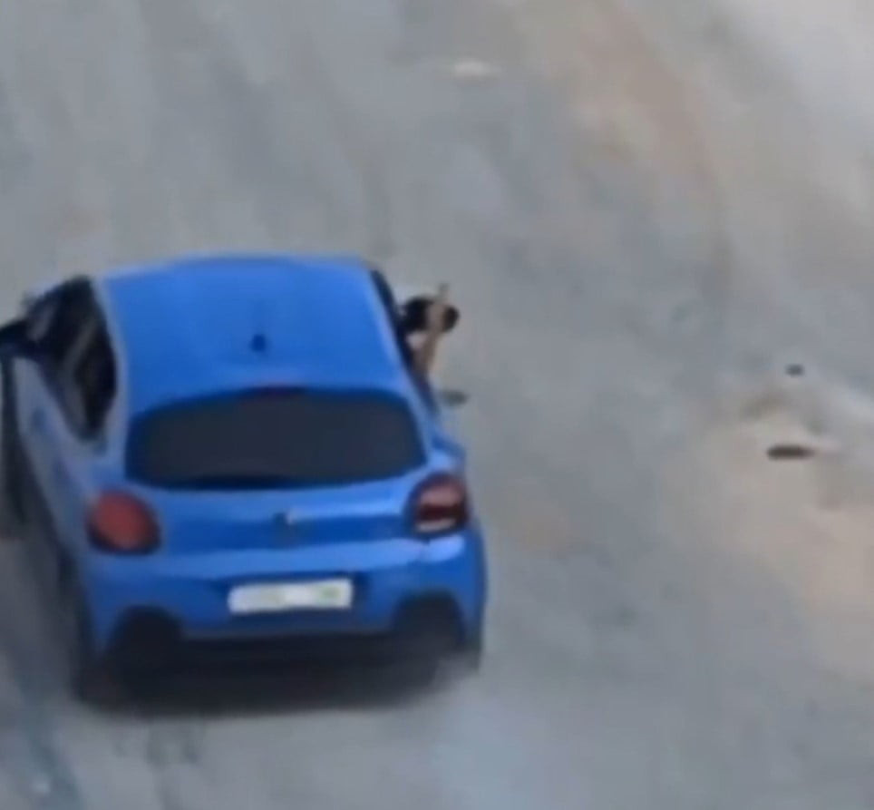 MERSİN'DE OTOMOBİLİYLE DRİFT YAPARAK TRAFİK GÜVENLİĞİNİ TEHLİKEYE DÜŞÜREN SÜRÜCÜYE 140 BİN LİRA...