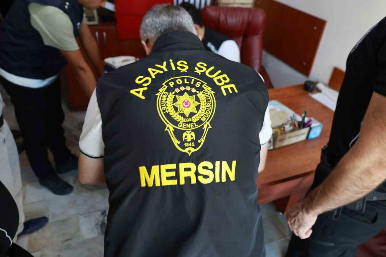 MERSİN'DE POLİSİN KONAKLAMA TESİSLERİNE YÖNELİK GERÇEKLEŞTİRDİĞİ DENETİMDE YARALAMA, HIRSIZLIK VE...