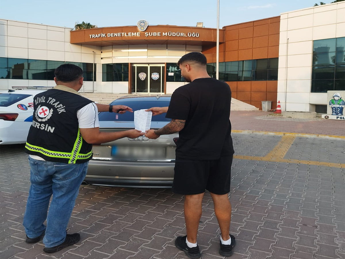 MERSİN'DE TRAFİKTE MAKAS ATARAK TRAFİK GÜVENLİĞİNİ TEHLİKEYE DÜŞÜREN SÜRÜCÜYE 170 BİN LİRA İDARİ...