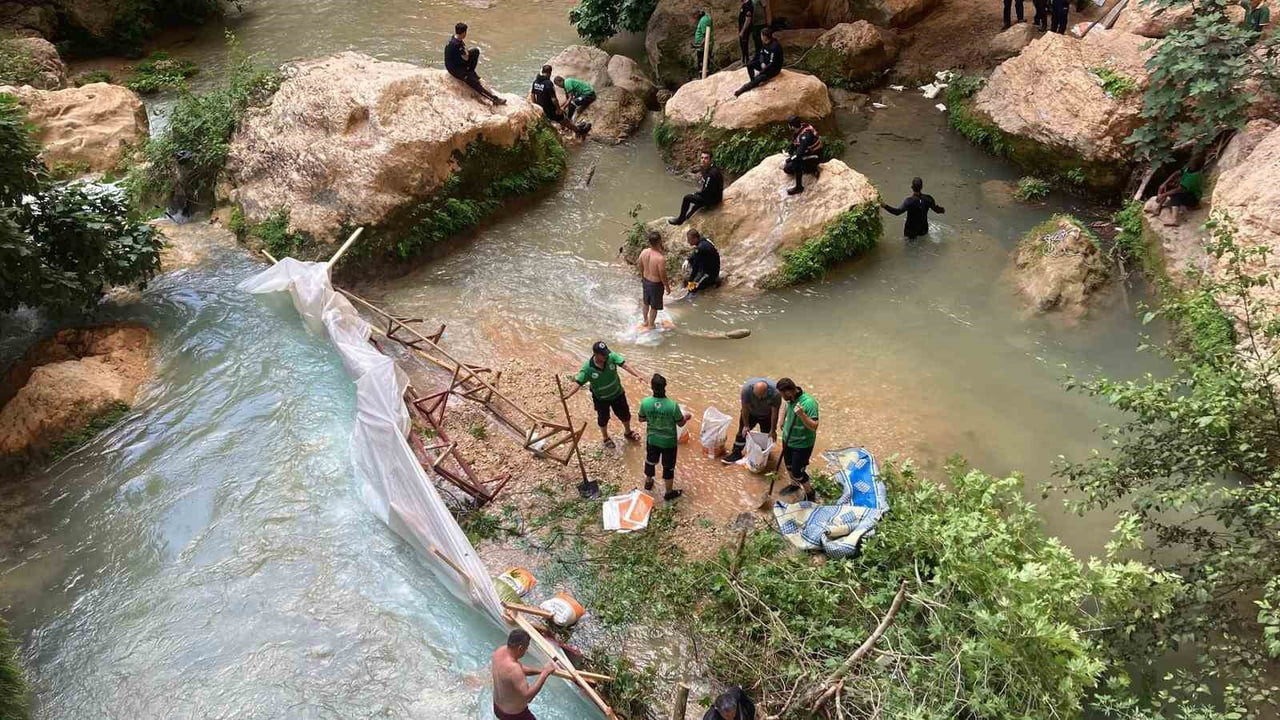 MERSİN'DE VADİDE GİRDİĞİ SUDA AKINTIYA KAPILIP SIKIŞTIĞI YERDE HAYATINI KAYBEDEN 15 YAŞINDAKİ...