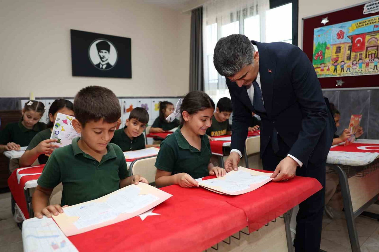 MERSİN'İN AKDENİZ İLÇESİNDE KAYMAKAM VE BELEDİYE BAŞKAN VEKİLİ ZEYİT ŞENER, 2025-2026 EĞİTİM...