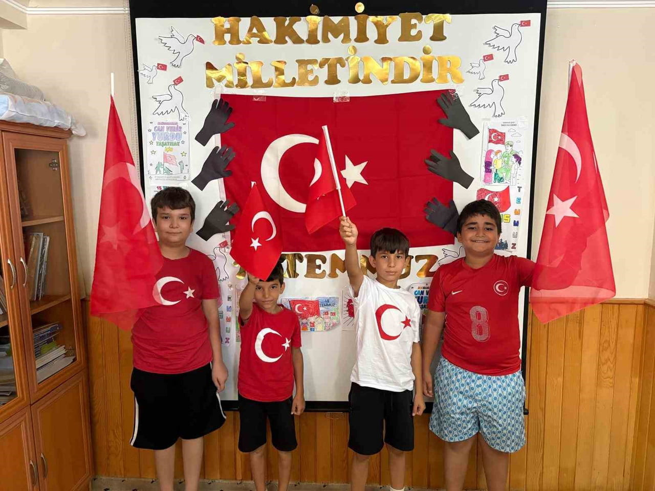 MERSİN'İN ANAMUR İLÇESİNDE YAZ KUR'AN KURSU ÖĞRENCİLERİ İÇİN 15 TEMMUZ DEMOKRASİ VE MİLLİ BİRLİK...
