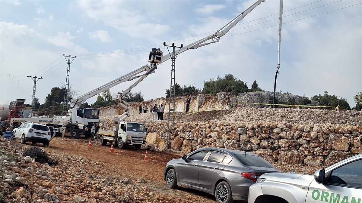 Mersin'in Erdemli ilçesinde çalıştığı inşaatta elektrik akımına kapılan işçi hayatını...
