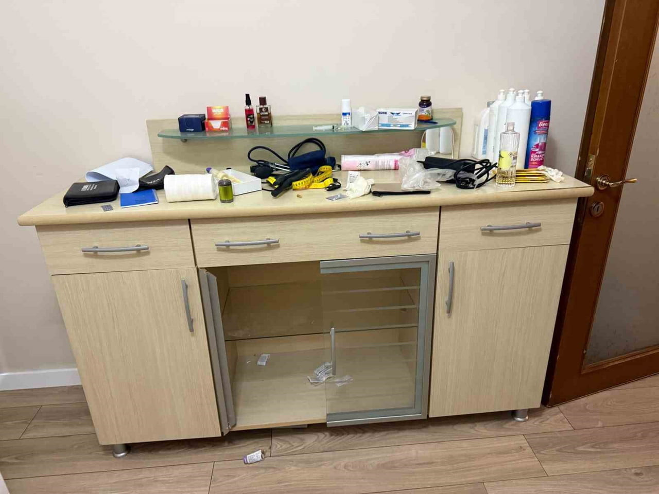 MERSİN'İN ERDEMLİ İLÇESİNDE POLİSİN ÇALIŞMASI SONUCU KENDİSİNİ DOKTOR OLARAK TANITAN YABANCI...