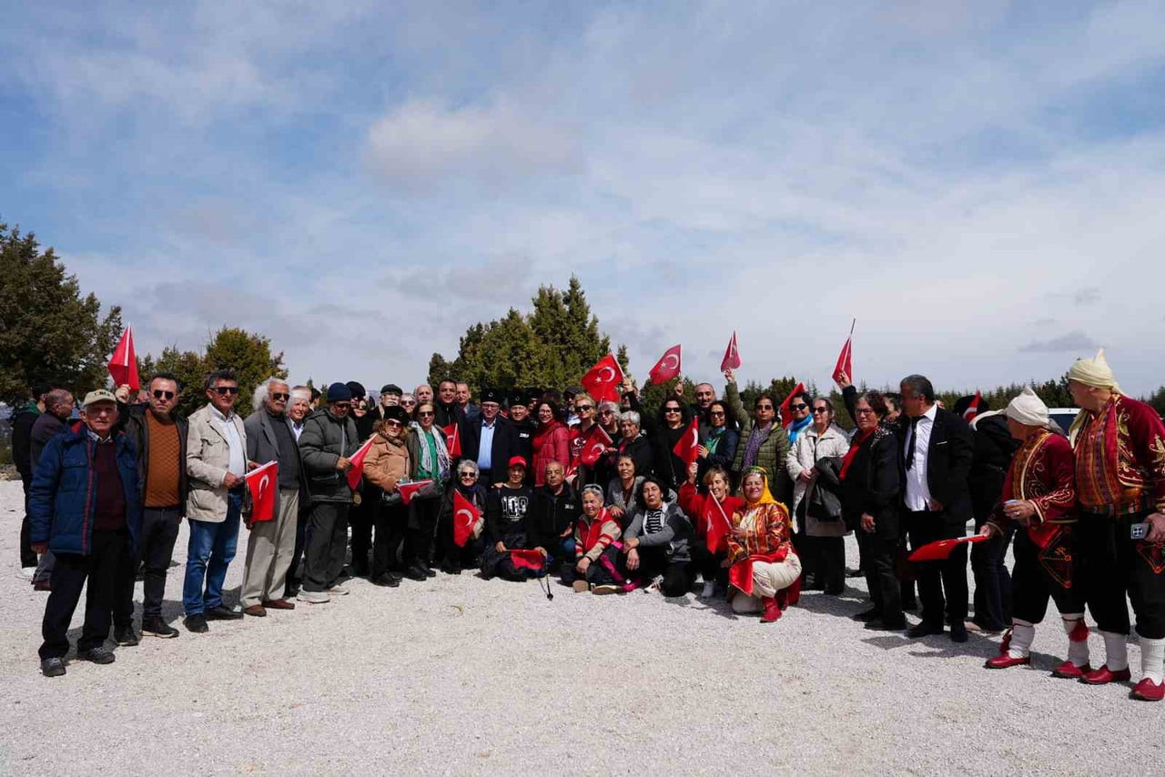 MERSİN'İN ERDEMLİ İLÇESİNDEN TOROSLARIN ZİRVESİNDE VATANDAŞLAR, ÇUKUROVA'NIN DÜŞMAN İŞGALİNDEN...