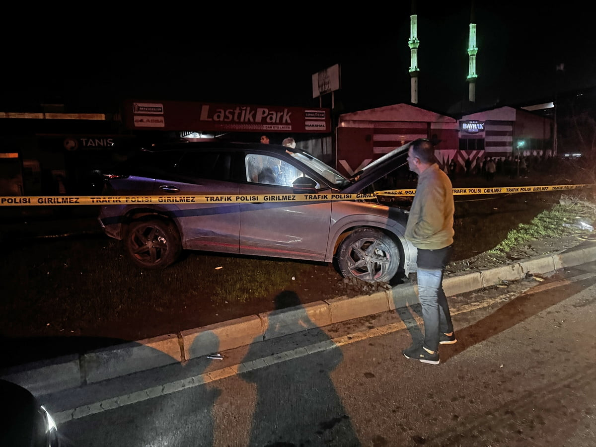 Mersin'in merkez Akdeniz ilçesinde cipin çarptığı yayalardan 3'ü yaşamını yitirdi, 3'ü...