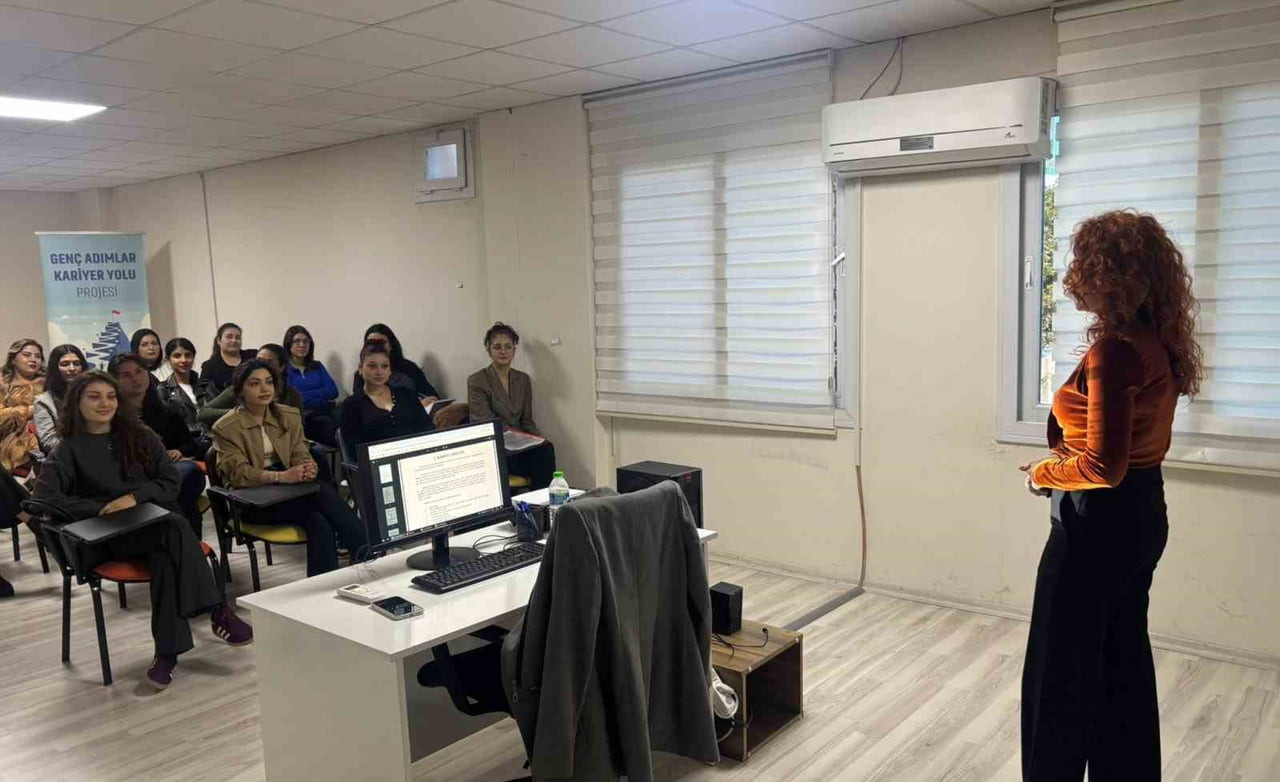 MERSİN'İN MERKEZ İLÇE AKDENİZ BELEDİYESİNCE, İŞKUR İL MÜDÜRLÜĞÜ VE İL MİLLİ EĞİTİM MÜDÜRLÜĞÜ İŞ...