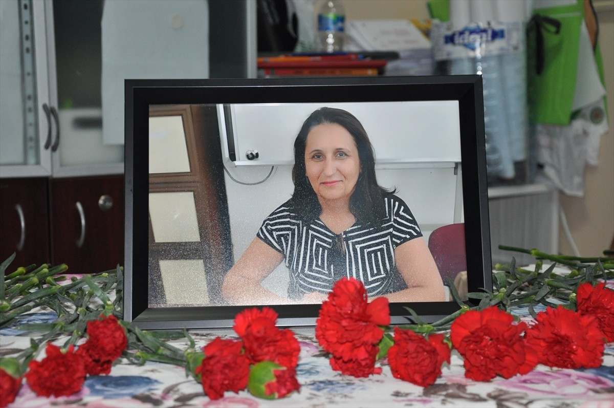 Mersin'in Silifke ilçesinde dün velilerle buluşacağı Öğretmenler Günü kutlamasına giderken...