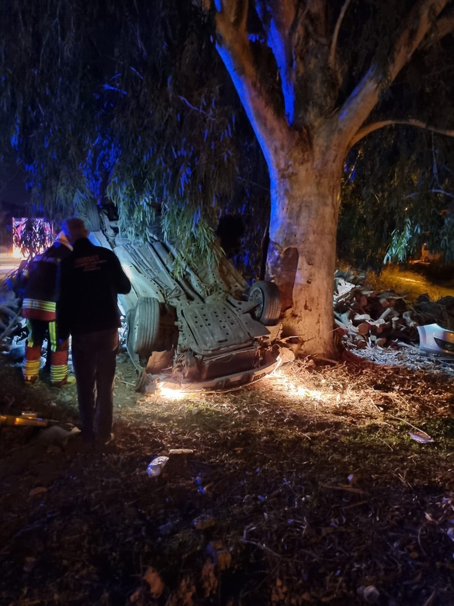 Mersin'in Silifke ilçesinde refüje çarparak takla atan otomobildeki 1 kişi öldü, 3 kişi yaralandı....