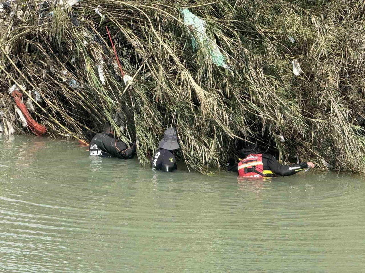 MERSİN'İN TARSUS İLÇESİNDE ATLADIĞI SUDA AKINTIYA KAPILIP KAYBOLAN 18 YAŞINDAKİ BATU YETİŞ KEREM...
