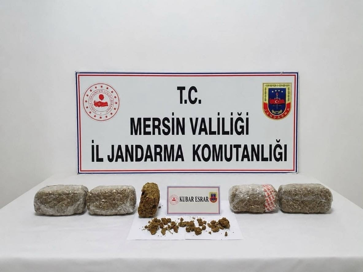MERSİN’DE JANDARMA EKİPLERİNİN DÜZENLEDİĞİ UYUŞTURUCU OPERASYONUNDA 6 KİLO 300 GRAM KUBAR ESRAR...