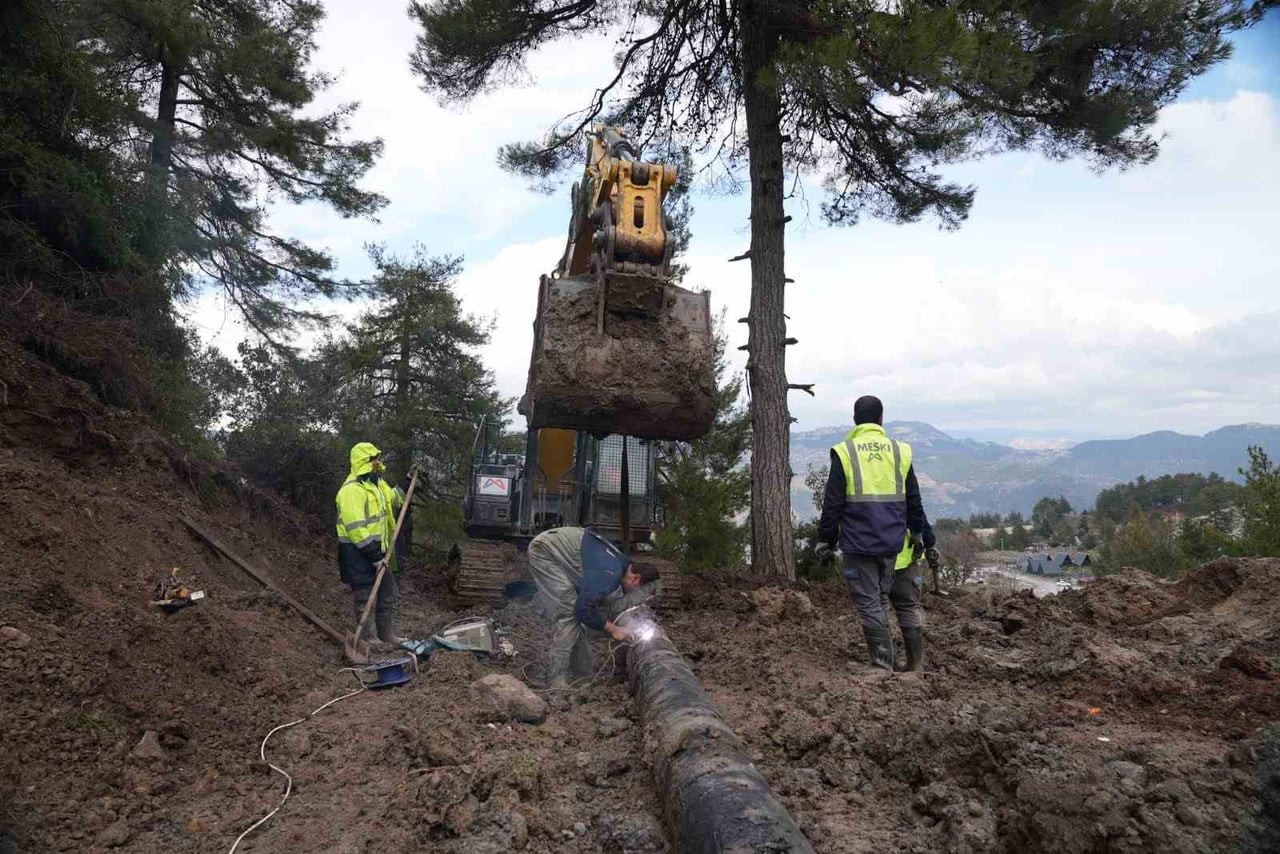 MERSİN’DE MEYDANA GELEN HEYELAN SONUCU ZARAR GÖREN İÇME SUYU HATTINA MESKİ EKİPLERİ HIZLICA...