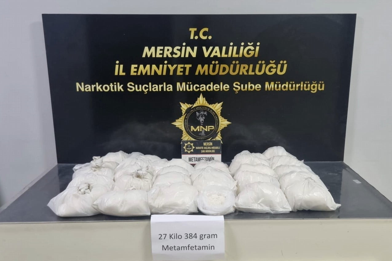 MERSİN’DE POLİS EKİPLERİNCE BİR DEPOYA DÜZENLENEN NARKOTİK OPERASYONUNDA 27 KİLO 384 GRAM...