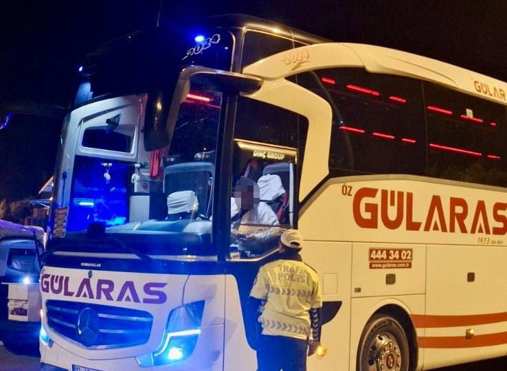 MERSİN’DE POLİS EKİPLERİNCE ŞEHİRLER ARASI YOLCU TAŞIMACILIĞI YAPAN MİNİBÜS VE OTOBÜSLERE YÖNELİK...