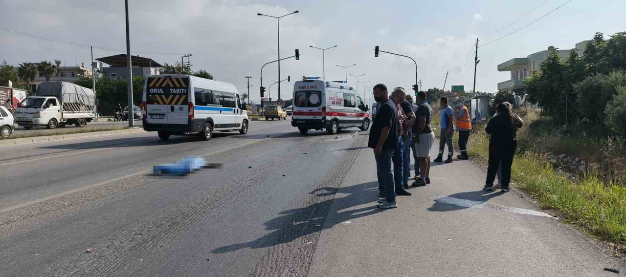 MERSİN’DE TRAFİK KAZASI; 1 ÖLÜ, 1 AĞIR YARALI