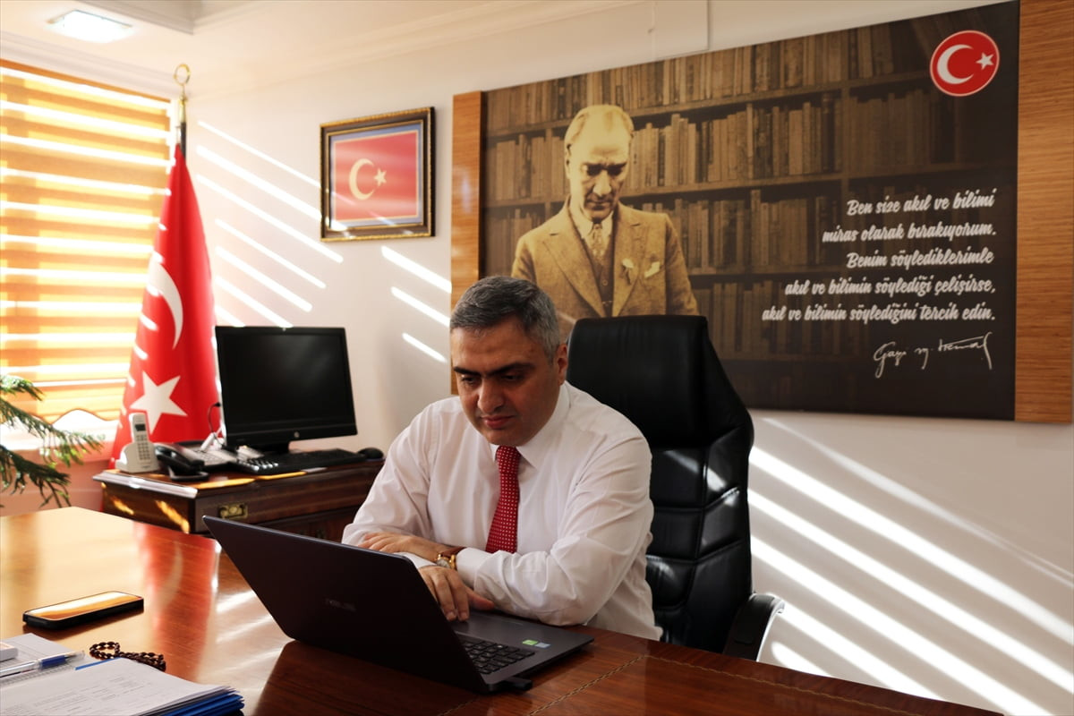  Merzifon Kaymakamı Ahmet Karaaslan, Anadolu Ajansının (AA) gözünden 2025 yılına damga vuran...