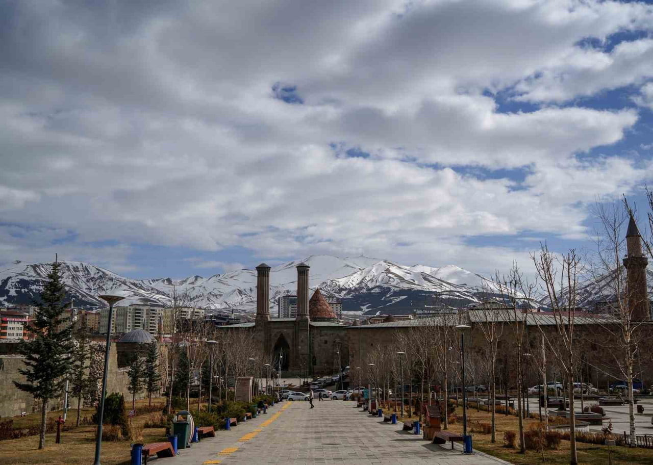 METEOROLOJİ 12. BÖLGE MÜDÜRLÜĞÜ, BÖLGE GENELİNDE HAVANIN ÇOK BULUTLU, ARALIKLI YAĞMUR VE KARLA...