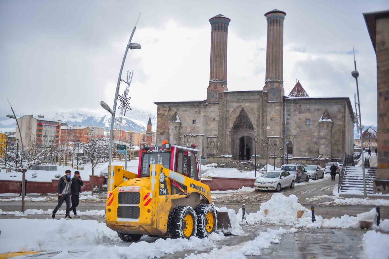 METEOROLOJİ 12. BÖLGE MÜDÜRLÜĞÜ, BÖLGE GENELİNDE HAVANIN PARÇALI VE ÇOK BULUTLU, ARALIKLI KARLA...