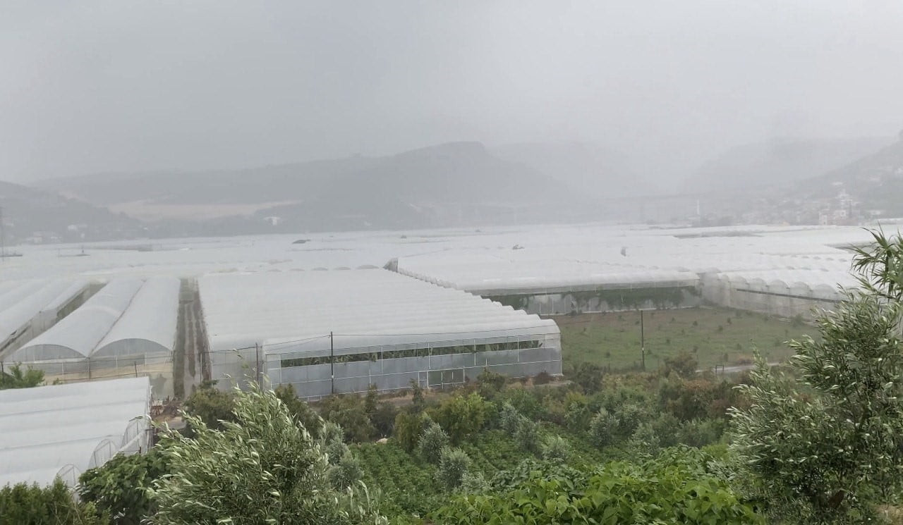 METEOROLOJİ’NİN YAPTIĞI KUVVETLİ YAĞIŞ UYARISININ ARDINDAN MERSİN’İN ERDEMLİ İLÇESİNDE BEKLENEN...