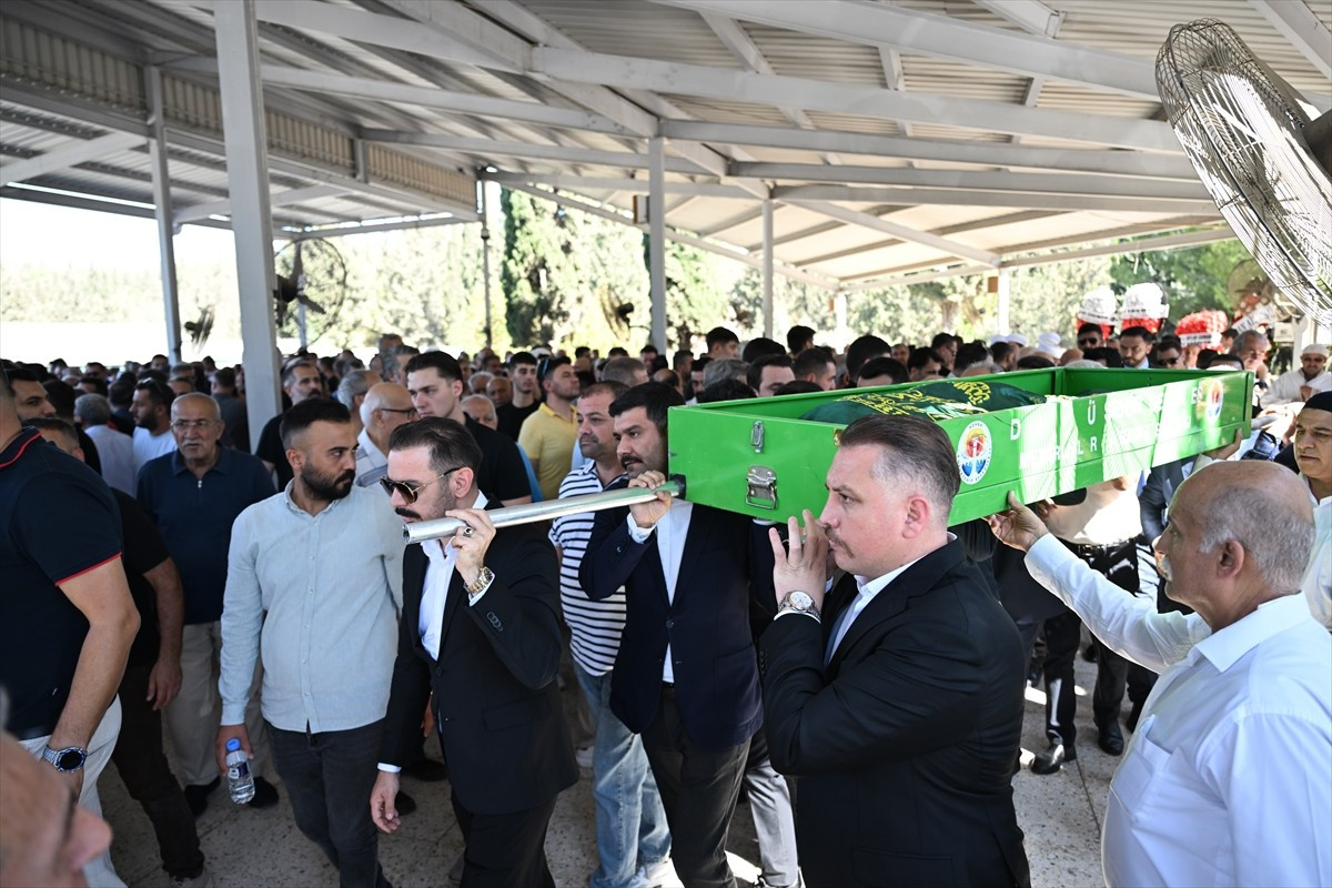 MHP Adana Milletvekili Ayşe Sibel Ersoy'un vefat eden annesi Öznur Büyükiz'in cenazesi, merkez...