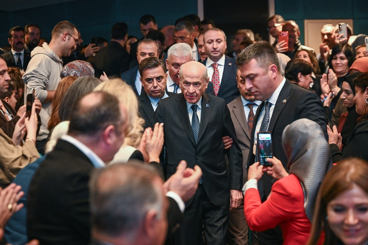 MHP Genel Başkanı Devlet Bahçeli, MHP Genel Merkezi'nde düzenlenen, "Siyaset ve Liderlik Okulu 22....