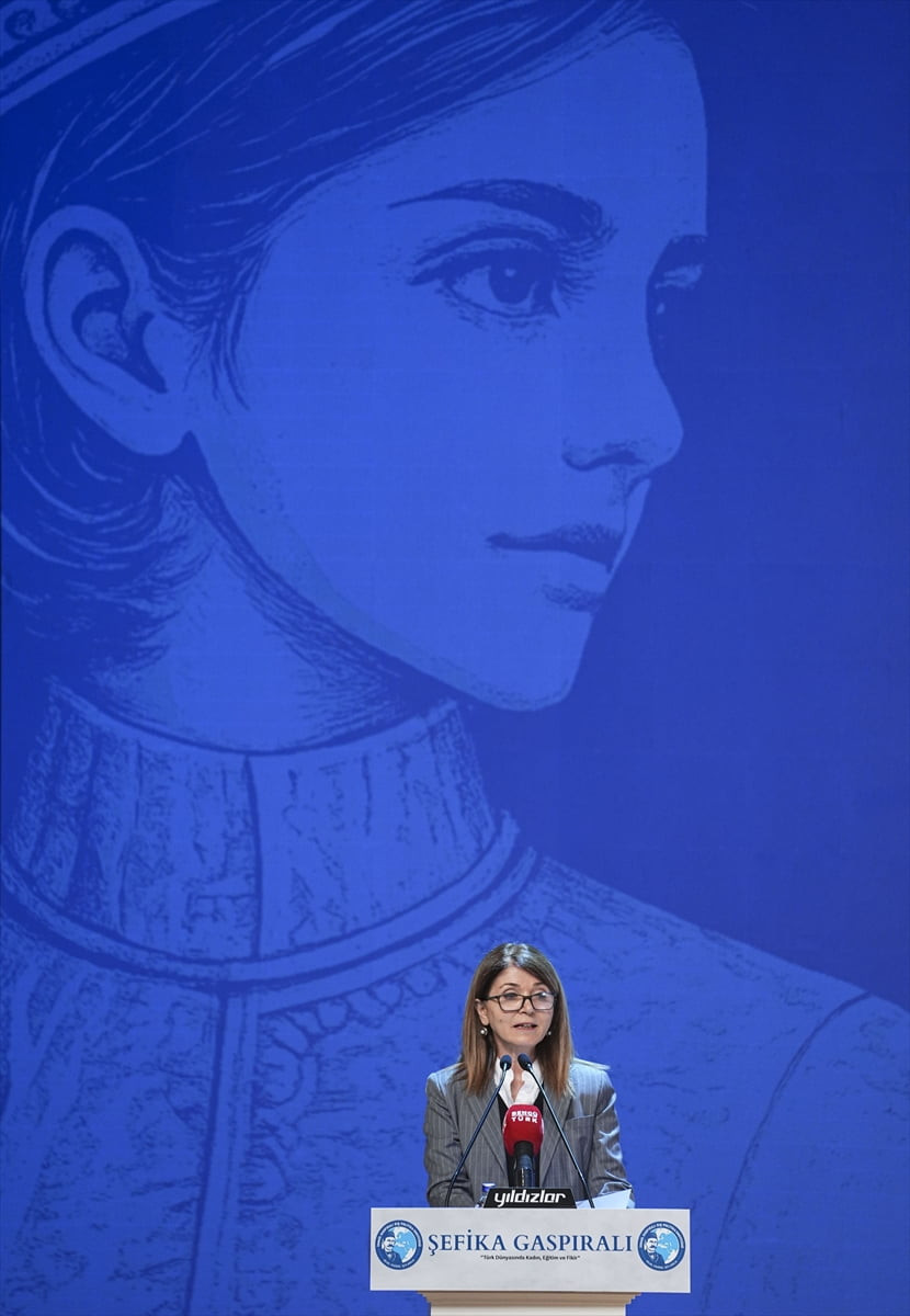 MHP Genel Merkezi'nde İsmail Gaspıralı Dış Politika Enstitüsü tarafından "Şefika Gaspıralı: Türk...