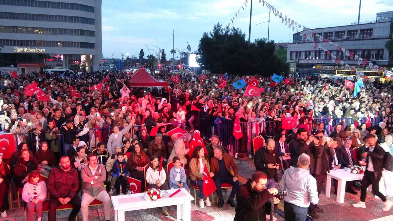 MHP SAMSUN İL BAŞKANLIĞI TARAFINDAN DÜZENLENEN ANNELER GÜNÜ KONSERİ BİNLERCE VATANDAŞIN...