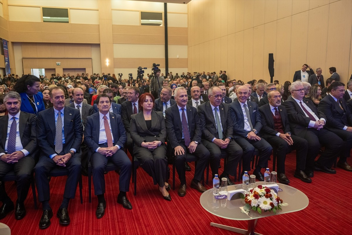 MHP tarafından "Sağlıkta Yeni Bir Bakış, Geleceğe Güçlü Adım" temasıyla "Türk ve Türkiye...