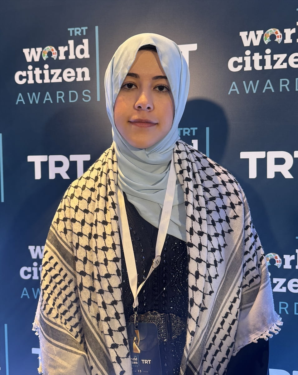 Microsoft'un 50. yılı etkinliğinde, şirketin İsrail'e sağladığı hizmetlere tepki göstermesinin...