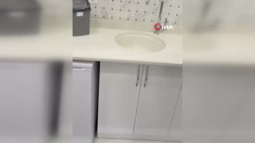 Midelerinde uyuşturucu sevkiyatı yapan 2 torbacı tutuklandı