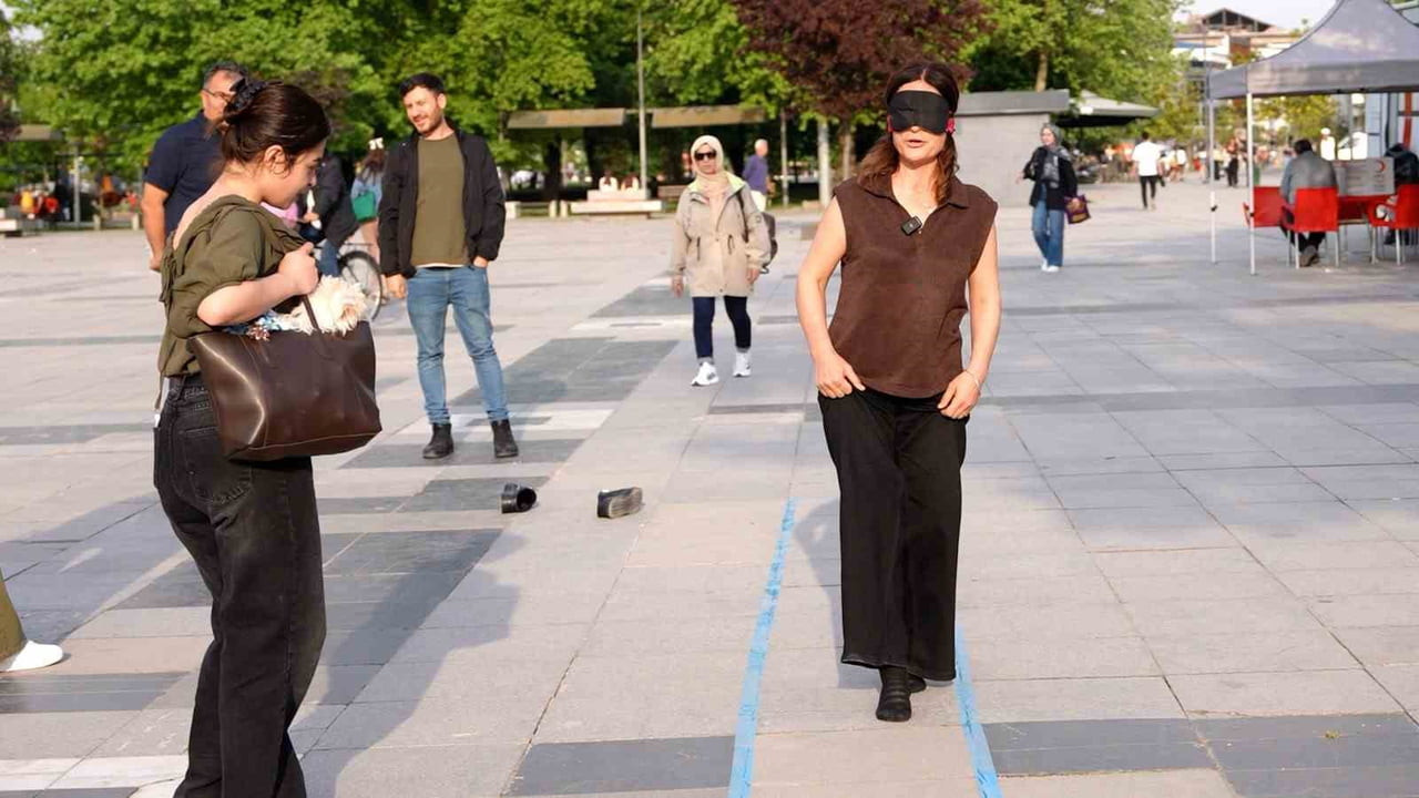MİLLET BAHÇESİ VE ANITPARK MEYDANI’NDA GERÇEKLEŞTİRİLEN ETKİNLİKLERDE VATANDAŞLARIN ENGELLİ...
