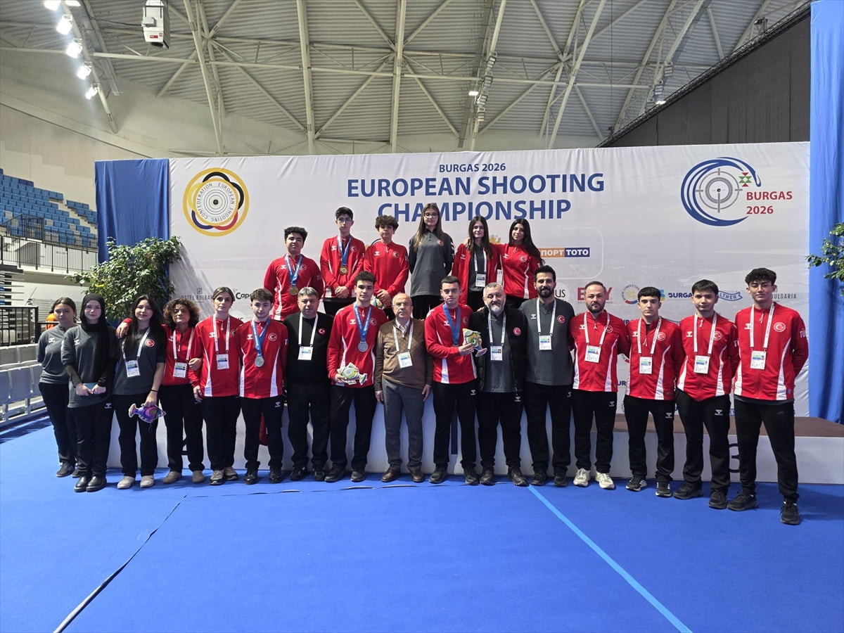 Milli atıcılar, Bulgaristan'da düzenlenen Avrupa 16 ve 18 Yaş Altı Havalı Silahlar Şampiyonası'nı...