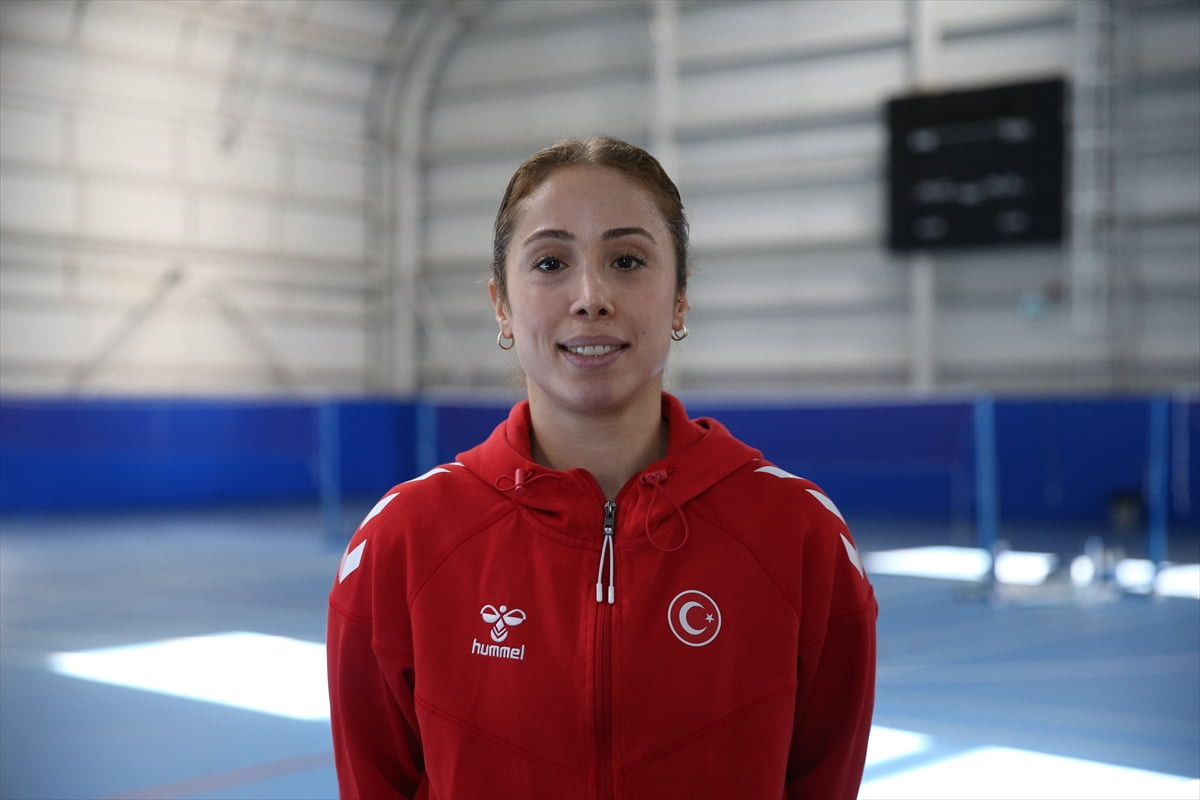 Milli badmintoncu Özge Bayrak Bağcı, gelecek yıl şubat ayında İstanbul'da düzenlenecek Avrupa...