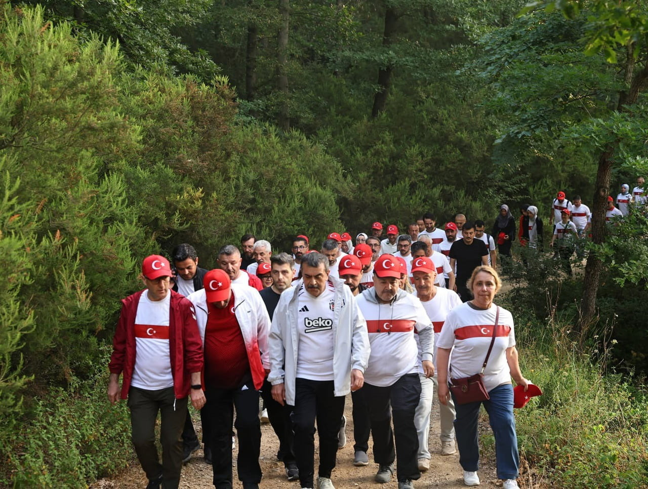 MİLLİ EĞİTİM BAKANI TEKİN, SAKARYA'DA ‘HUZUR VE KARDEŞLİK' YÜRÜYÜŞÜNE KATILDI