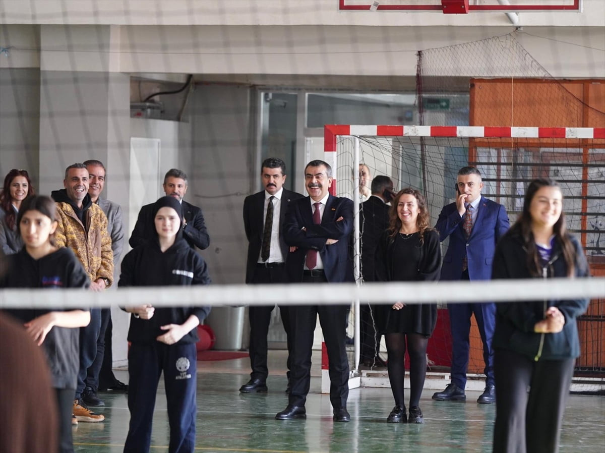 Milli Eğitim Bakanı Yusuf Tekin, Adana'da Atatürk Kız Mesleki ve Teknik Anadolu Lisesini...