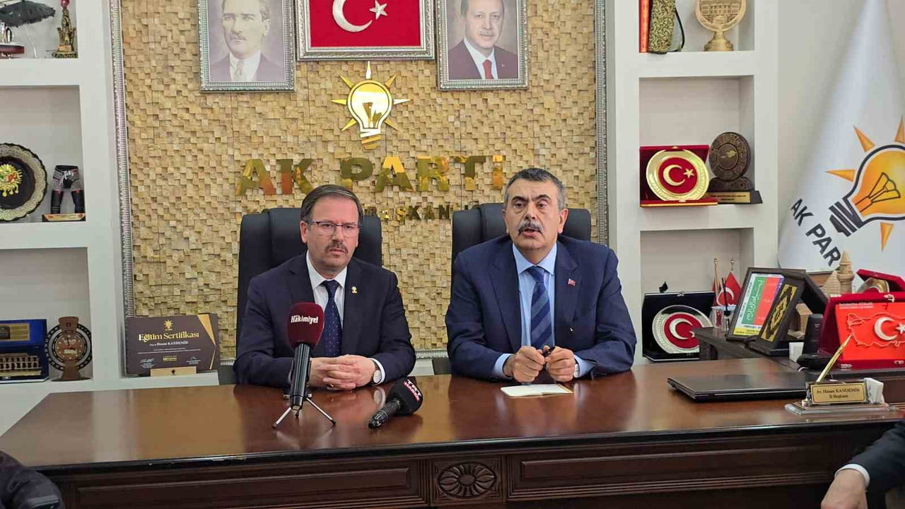 MİLLİ EĞİTİM BAKANI YUSUF TEKİN, BİR DİZİ ZİYARETLERDE BULUNMAK İÇİN GELDİĞİ YOZGAT’TA AK PARTİ İL...