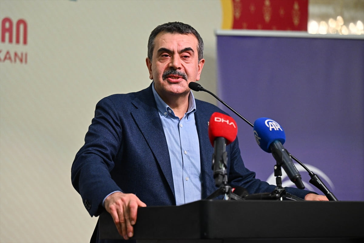 Milli Eğitim Bakanı Yusuf Tekin, Cihannüma Derneği İstanbul Temsilciliğince Fatih Belediyesi...