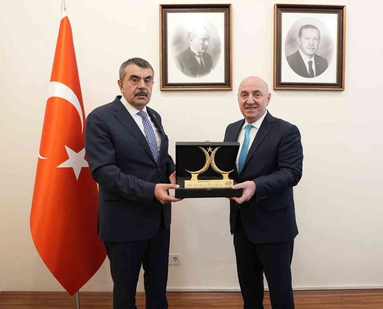 MİLLİ EĞİTİM BAKANI YUSUF TEKİN - DARICA BELEDİYE BAŞKANI MUZAFFER BIYIK
