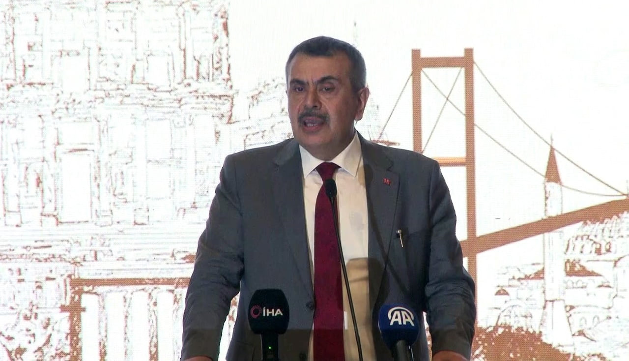 MİLLİ EĞİTİM BAKANI YUSUF TEKİN PROGRAMDA BİR KONUŞMA YAPTI