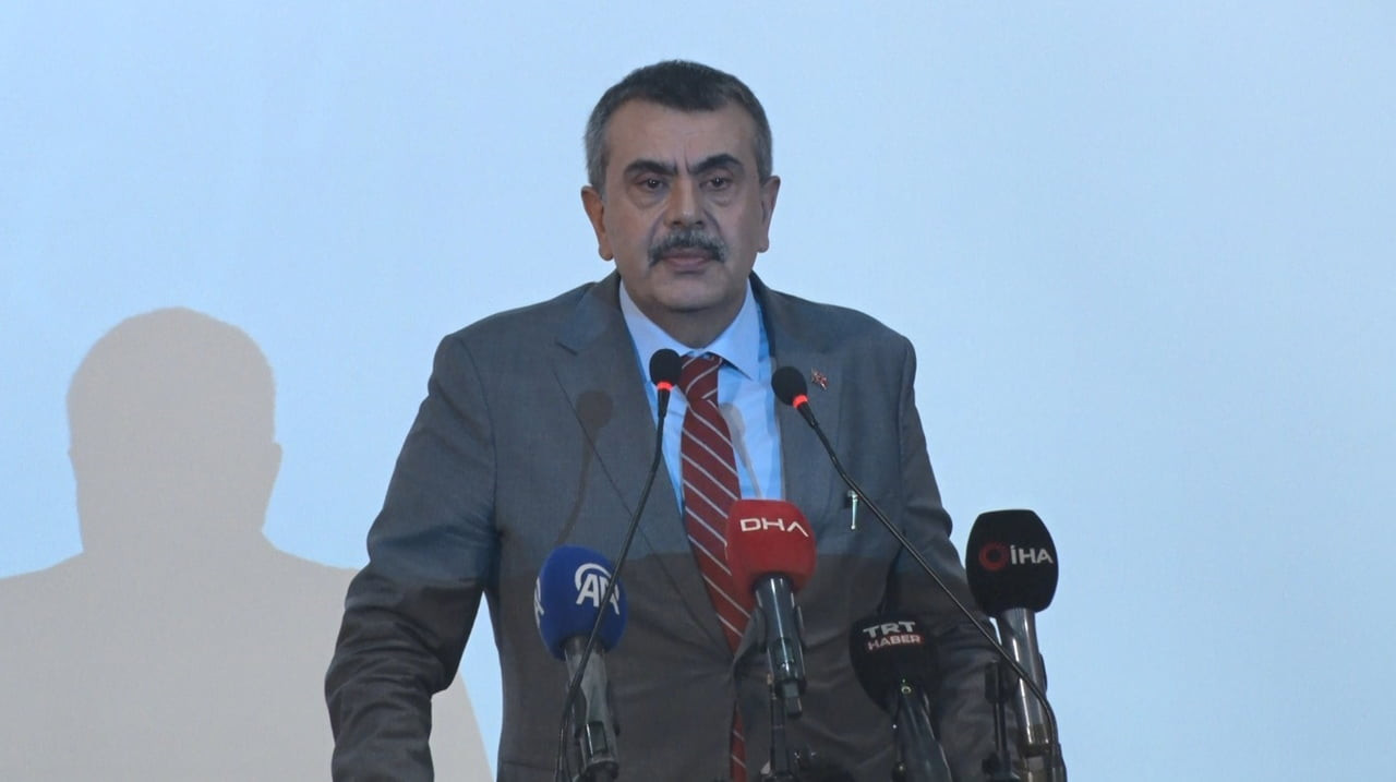 MİLLİ EĞİTİM BAKANI YUSUF TEKİN, TÜRKİYE 7'NCİ OKULLAR ARASI ZEKA OYUNLARI ŞAMPİYONASI ÖDÜL...