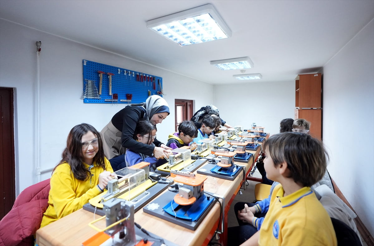 Milli Eğitim Bakanlığı (MEB) ile Kültür ve Turizm Bakanlığı işbirliğinde yürütülen...