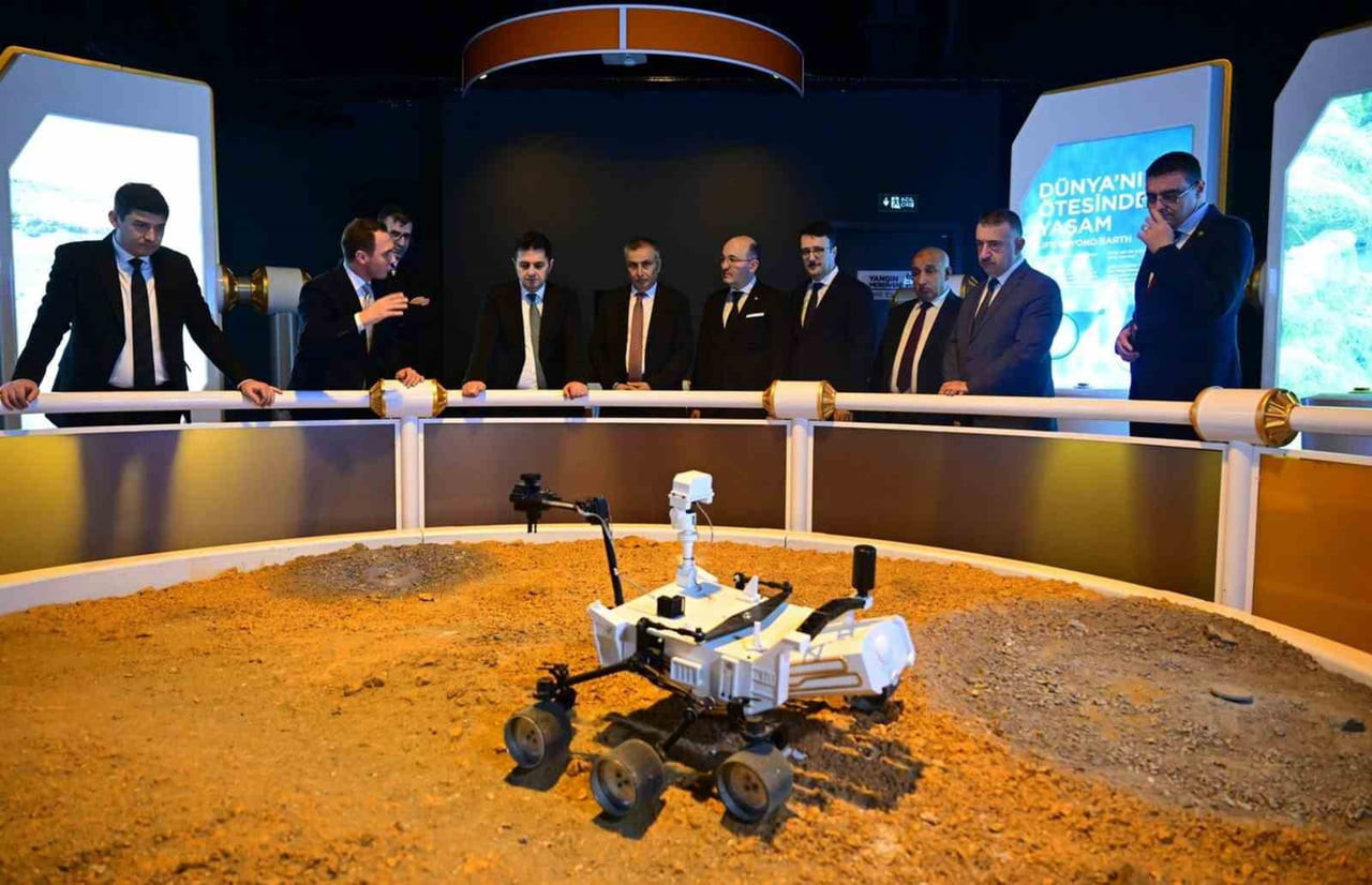 MİLLİ EĞİTİM BAKANLIĞI MESLEKİ VE TEKNİK EĞİTİM GENEL MÜDÜRÜ SALİH KAYGUSUZ VE BERABERİNDEKİ...