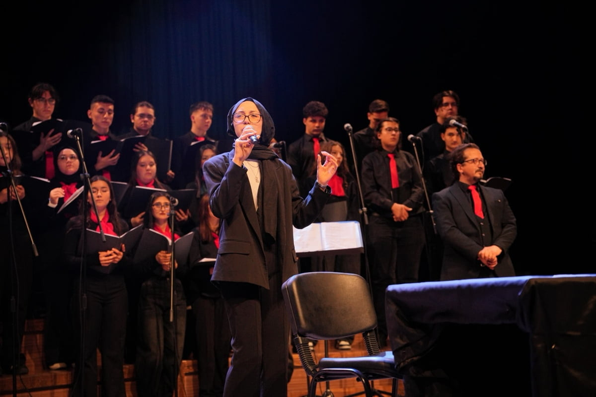 Milli Eğitim Bakanlığı Ortaöğretim Genel Müdürlüğünce sanat ve kültürü bir araya getiren "Kim...