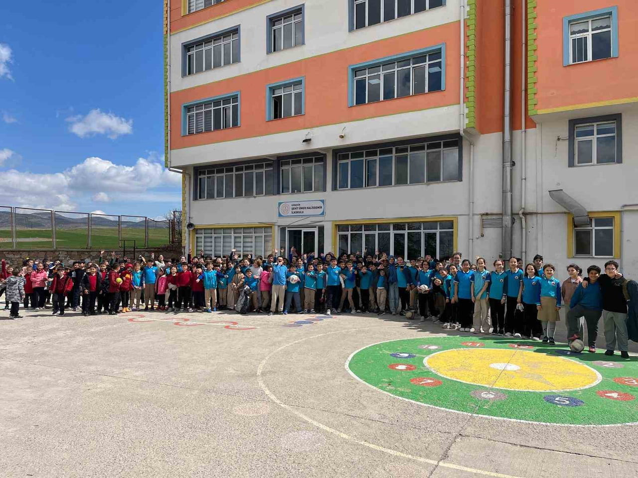 MİLLİ EĞİTİM BAKANLIĞI TARAFINDAN TÜRKİYE GENELİNDEKİ OKULLARDA BAŞLATILAN GAZZE’YE YARDIM...