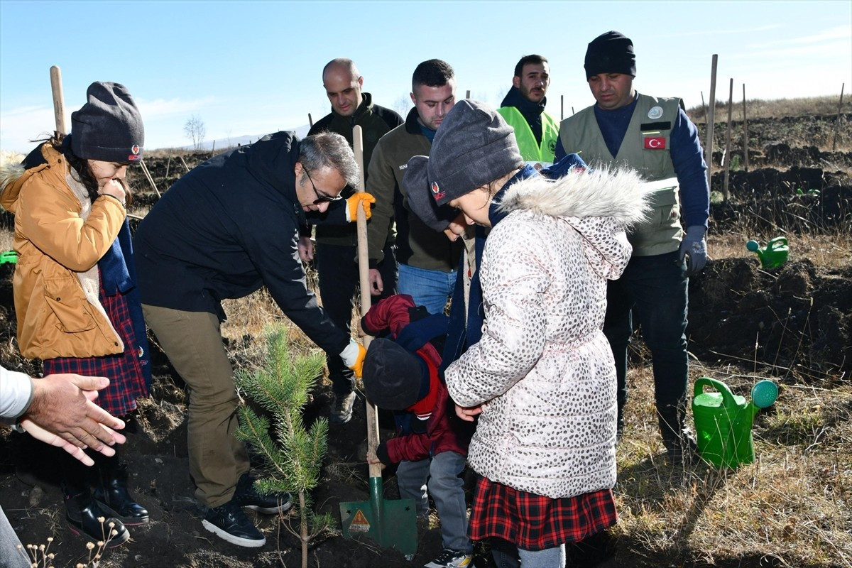Milli Eğitim Bakanlığı'nın "Yeşil vatan" teması ve "Benim okulum geleceğe çare" sloganıyla...