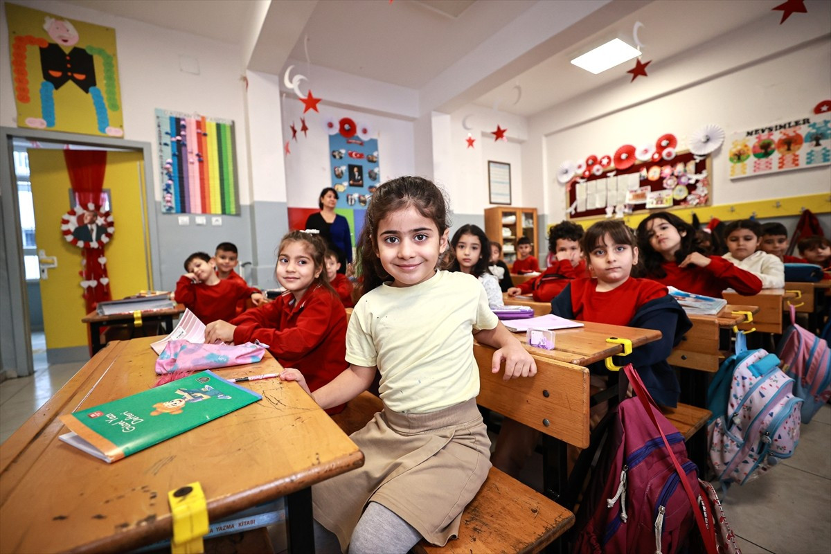Milli Eğitim Bakanlığına (MEB) bağlı ilk ve ortaöğretim kurumlarındaki yaklaşık 18 milyon öğrenci...