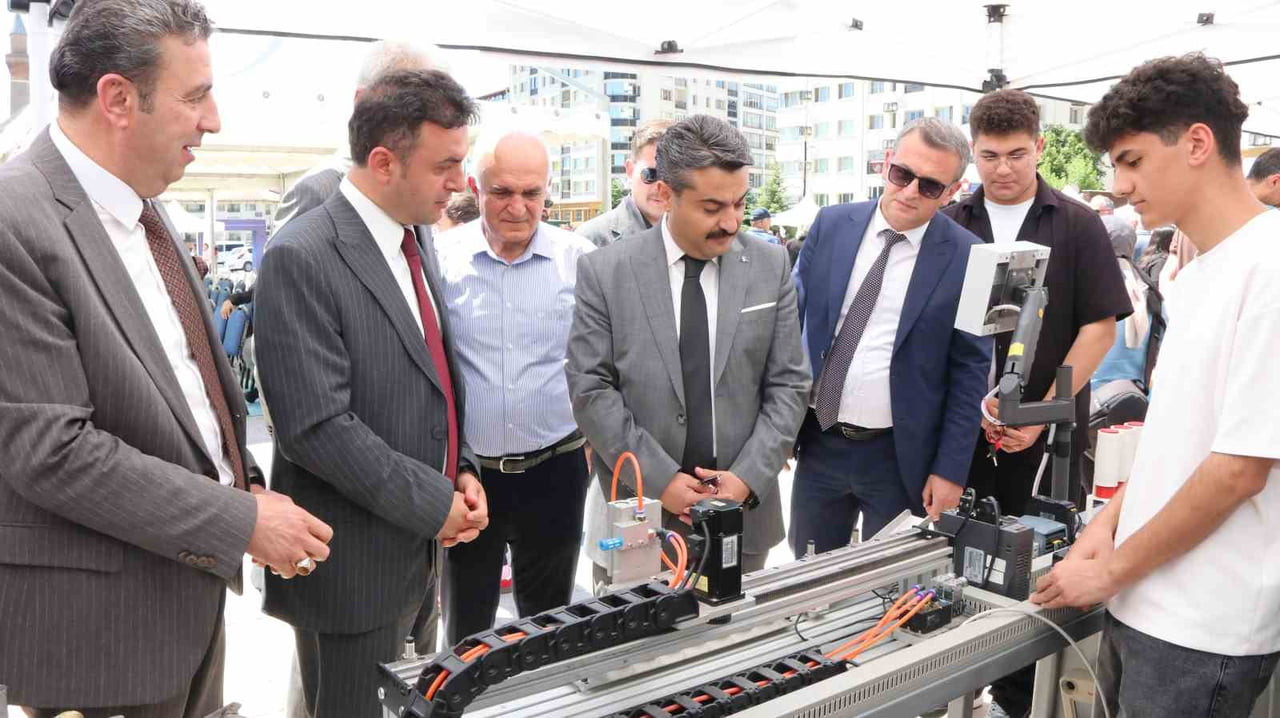 MİLLÎ EĞİTİM BAKANLIĞININ MESLEKİ VE TEKNİK EĞİTİMİN GÜÇLENDİRİLMESİNE YÖNELİK HEDEFLERİ...